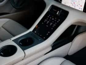 Porsche Taycan (2023) thumbnail 30