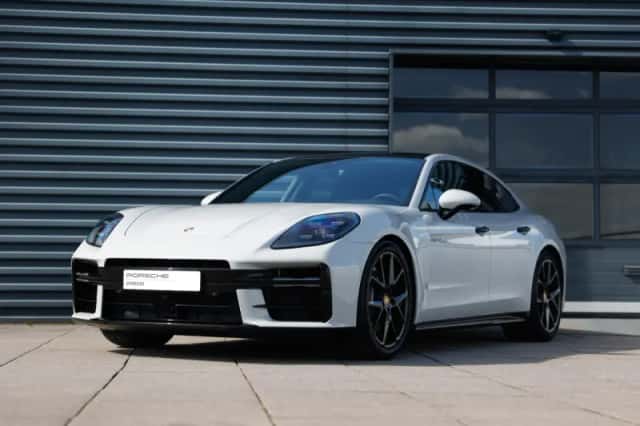 Porsche Panamera (2024) thumbnail 1