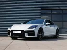Porsche Panamera (2024)