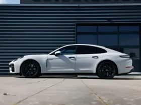 Porsche Panamera (2024) thumbnail 2