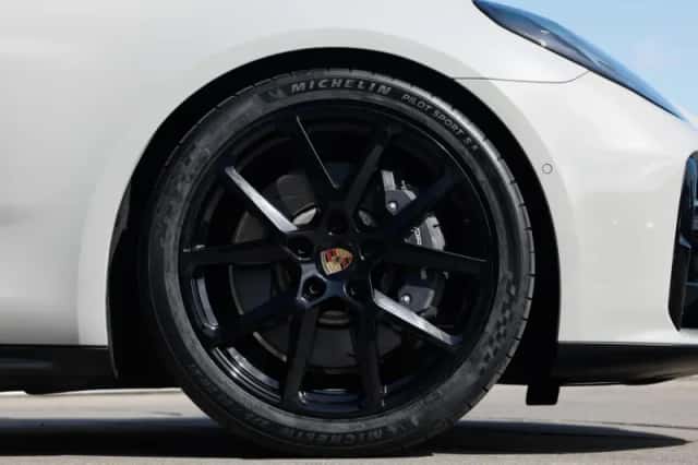Porsche Panamera (2024) thumbnail 4