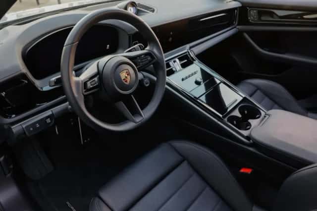Porsche Panamera (2024) thumbnail 5