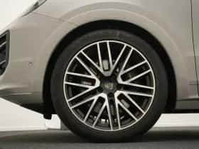 Porsche Cayenne (2025) thumbnail 4