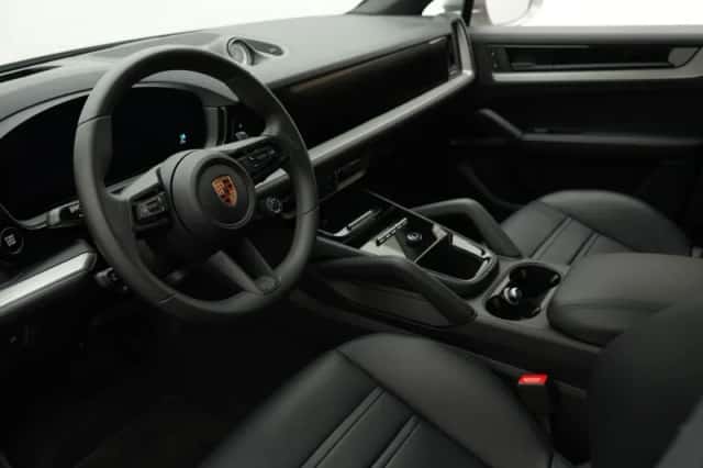 Porsche Cayenne (2025) thumbnail 5