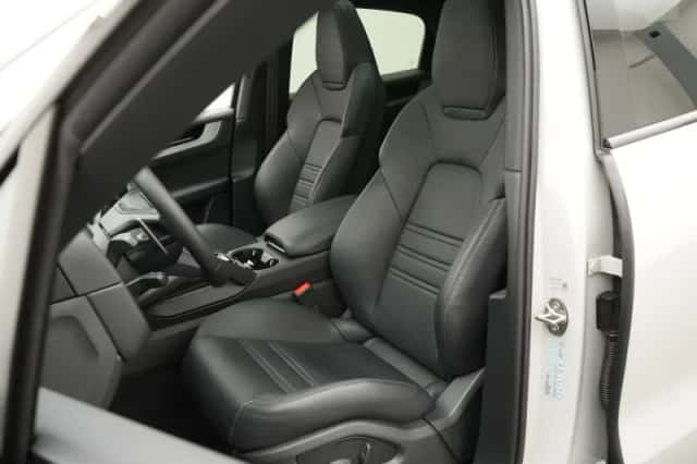 Porsche Cayenne (2025) thumbnail 6
