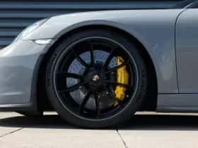Porsche 911 (2020) thumbnail 4