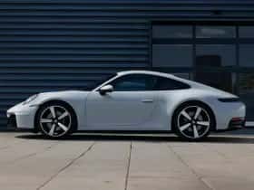 Porsche 911 (2024) thumbnail 2
