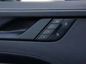 Porsche 911 (2024) thumbnail 16