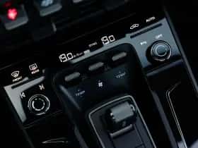 Porsche 911 (2024) thumbnail 23