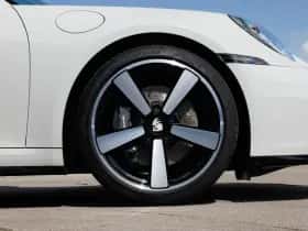 Porsche 911 (2024) thumbnail 4