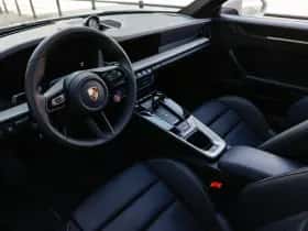 Porsche 911 (2024) thumbnail 5
