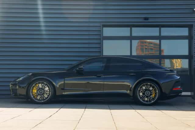Porsche Panamera (2024) thumbnail 2