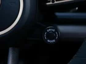 Porsche Panamera (2024) thumbnail 24