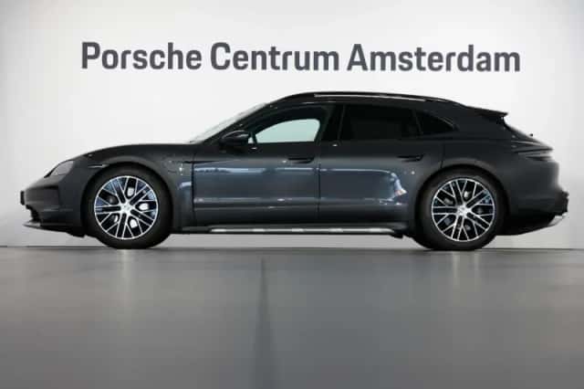 Porsche Taycan (2024) thumbnail 2