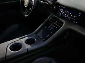 Porsche Taycan (2024) thumbnail 12