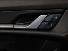 Porsche Taycan (2024) thumbnail 16