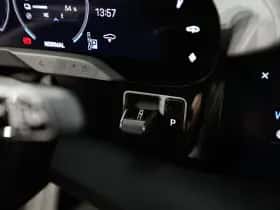 Porsche Taycan (2024) thumbnail 17