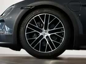 Porsche Taycan (2024) thumbnail 23