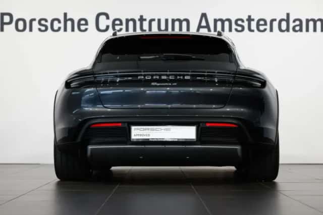 Porsche Taycan (2024) thumbnail 4