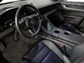 Porsche Taycan (2024) thumbnail 8