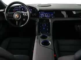 Porsche Taycan (2024) thumbnail 10