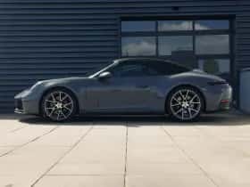 Porsche 911 (2024) thumbnail 2