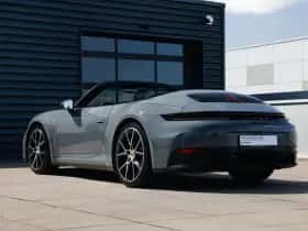 Porsche 911 (2024) thumbnail 3