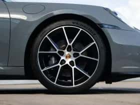 Porsche 911 (2024) thumbnail 4