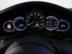 Porsche Panamera (2023) thumbnail 7