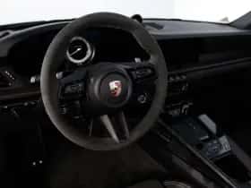 Porsche 911 (2023) thumbnail 11