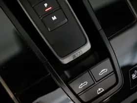 Porsche 911 (2023) thumbnail 12