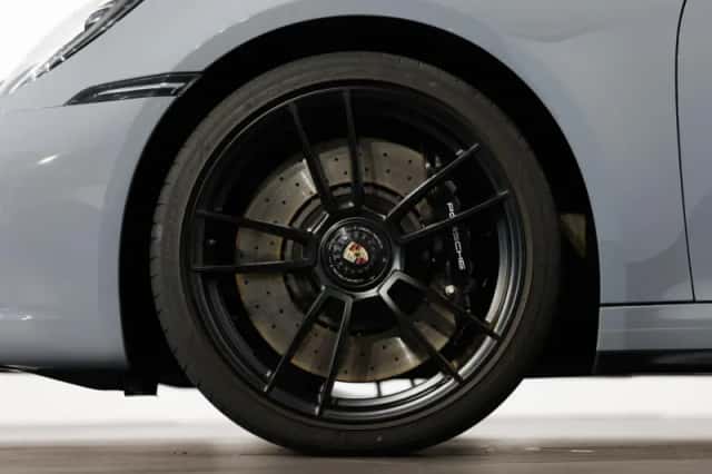 Porsche 911 (2023) thumbnail 6
