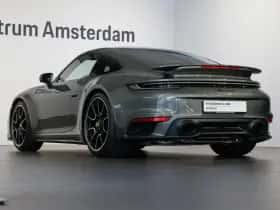 Porsche 911 (2024) thumbnail 3