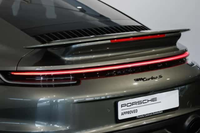 Porsche 911 (2024) thumbnail 6