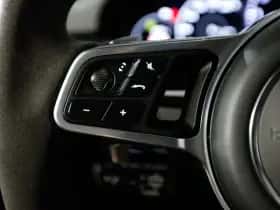 Porsche Cayenne (2021) thumbnail 25