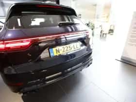 Porsche Cayenne (2021) thumbnail 29