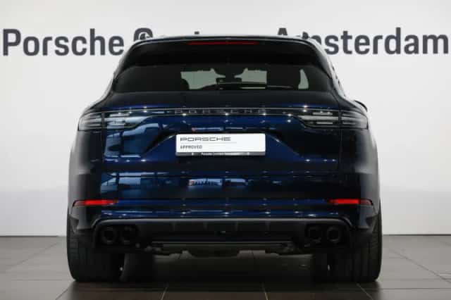 Porsche Cayenne (2021) thumbnail 4