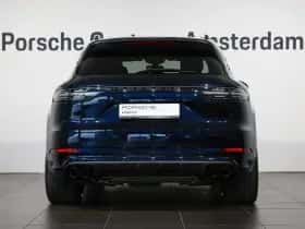 Porsche Cayenne (2021) thumbnail 4