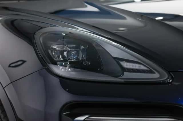 Porsche Cayenne (2021) thumbnail 5