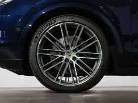 Porsche Cayenne (2021) thumbnail 6