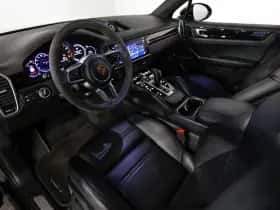 Porsche Cayenne (2021) thumbnail 7