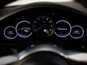 Porsche Cayenne (2021) thumbnail 9