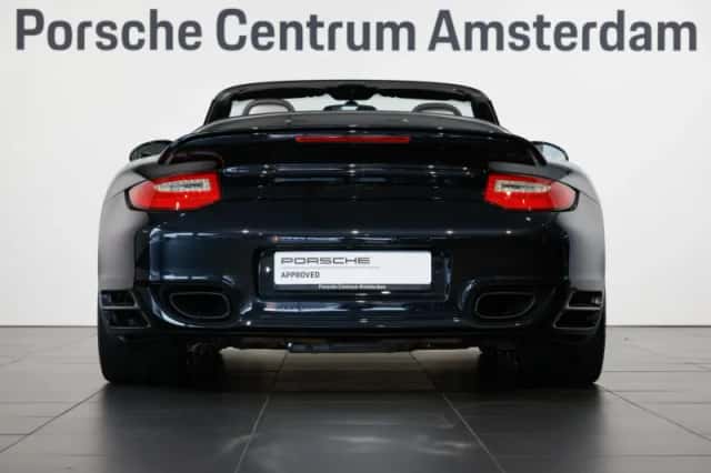 Porsche 911 (2010) thumbnail 4