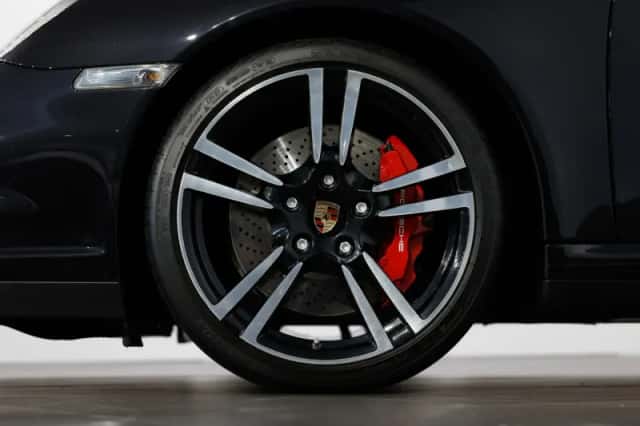 Porsche 911 (2010) thumbnail 6