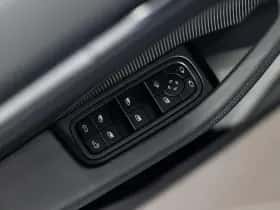 Porsche Macan (2026) thumbnail 16