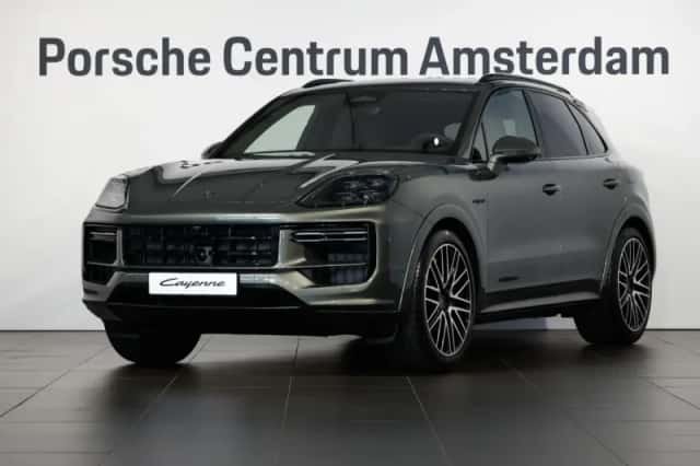 Porsche Cayenne (2026) thumbnail 1