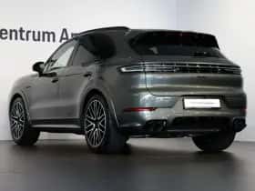 Porsche Cayenne (2026) thumbnail 3