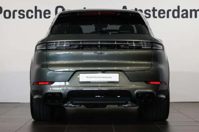 Porsche Cayenne (2026) thumbnail 4