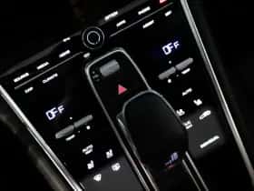 Porsche Panamera (2024) thumbnail 24