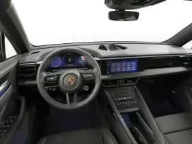 Porsche Macan (2025) thumbnail 5
